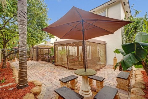 Casa en venta en Miami, Florida, 3 dormitorios, 229.19 m2 № 2006433 - foto 16