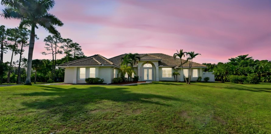 Villa ou maison à West Palm Beach, Floride 5 chambres, 247.21 m2 № 2392420