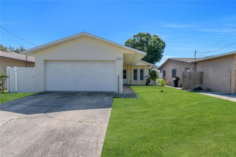 Casa en venta en Pinellas Park, Florida, 3 dormitorios, 102.29 m2 № 1678238 - foto 3