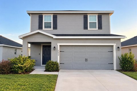 House in Winter Haven, Florida 5 bedrooms, 250.93 sq.m. № 2367038