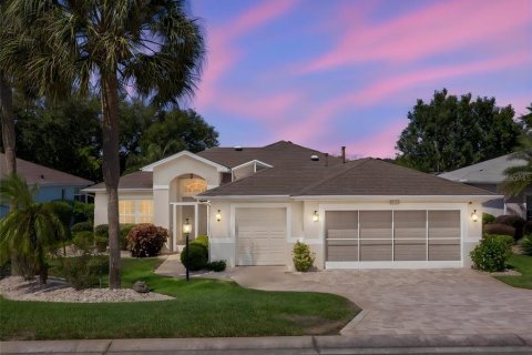Villa ou maison à Leesburg, Floride 3 chambres, 178.47 m2 № 2419600