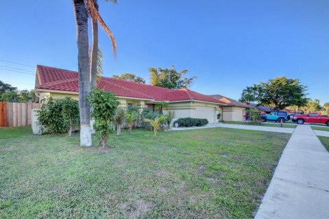 Casa en venta en Boynton Beach, Florida, 4 dormitorios, 211.72 m2 № 2254491 - foto 4