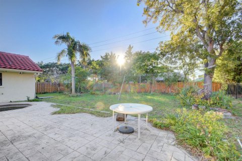 Casa en venta en Boynton Beach, Florida, 4 dormitorios, 211.72 m2 № 2254491 - foto 27