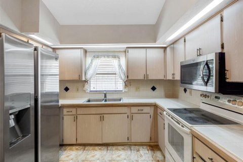 House in Saint Petersburg, Florida 3 bedrooms, 104.33 sq.m. № 1761348 - photo 23