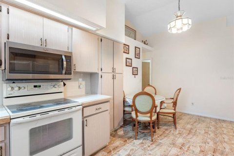 House in Saint Petersburg, Florida 3 bedrooms, 104.33 sq.m. № 1761348 - photo 25