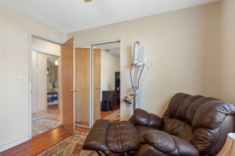 House in Saint Petersburg, Florida 3 bedrooms, 104.33 sq.m. № 1761348 - photo 13