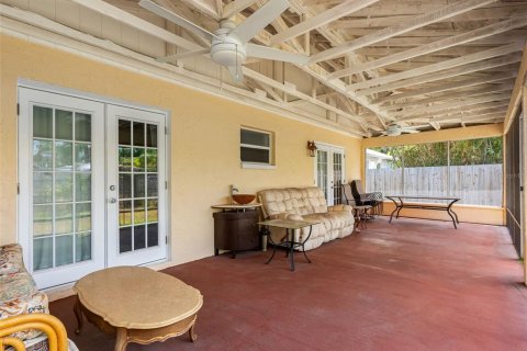 House in Saint Petersburg, Florida 3 bedrooms, 104.33 sq.m. № 1761348 - photo 19