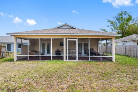 House in Saint Petersburg, Florida 3 bedrooms, 104.33 sq.m. № 1761348 - photo 16