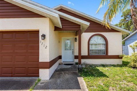 House in Saint Petersburg, Florida 3 bedrooms, 104.33 sq.m. № 1761348 - photo 22