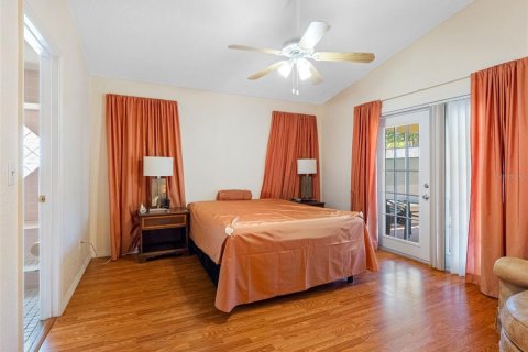 House in Saint Petersburg, Florida 3 bedrooms, 104.33 sq.m. № 1761348 - photo 5