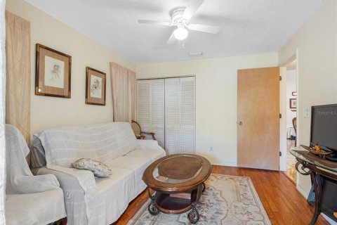 House in Saint Petersburg, Florida 3 bedrooms, 104.33 sq.m. № 1761348 - photo 11