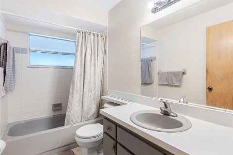 House in Saint Petersburg, Florida 3 bedrooms, 104.33 sq.m. № 1761348 - photo 9