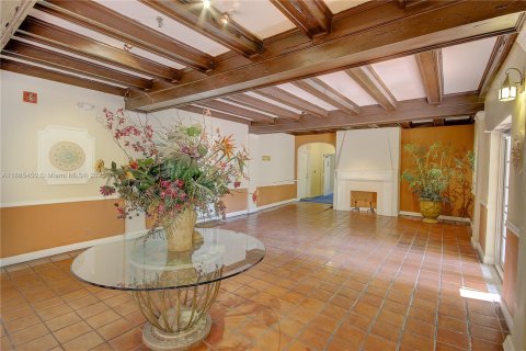 Condo in Miami Beach, Florida, 2 bedrooms  № 1944260 - photo 5