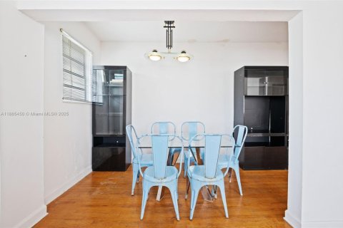 Condo in Miami Beach, Florida, 2 bedrooms  № 1944260 - photo 14