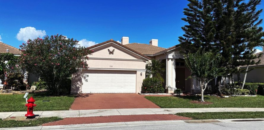 House in Port St. Lucie, Florida 4 bedrooms, 208.29 sq.m. № 2083011