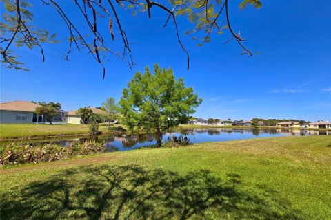 House in Port St. Lucie, Florida 4 bedrooms, 208.29 sq.m. № 2083011 - photo 19