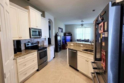 House in Port St. Lucie, Florida 4 bedrooms, 208.29 sq.m. № 2083011 - photo 8
