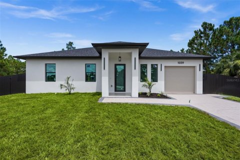 Villa ou maison à Lehigh Acres, Floride 3 chambres, 117.89 m2 № 2284706