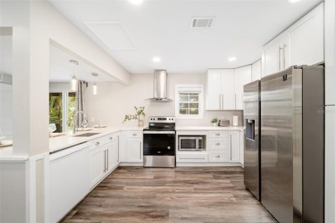Villa ou maison à vendre à Sarasota, Floride: 3 chambres, 120.77 m2 № 2388585 - photo 10