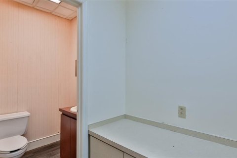 Propiedad comercial en alquiler en Palm Coast, Florida, 248.98 m2 № 2098800 - foto 29