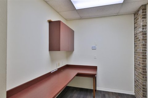 Propiedad comercial en alquiler en Palm Coast, Florida, 248.98 m2 № 2098800 - foto 14