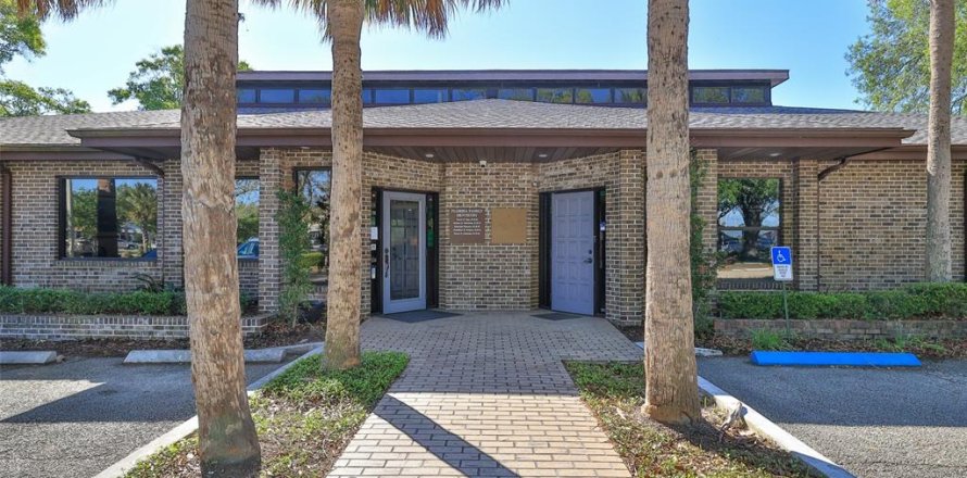 Propiedad comercial en Palm Coast, Florida 248.98 m2 № 2098800