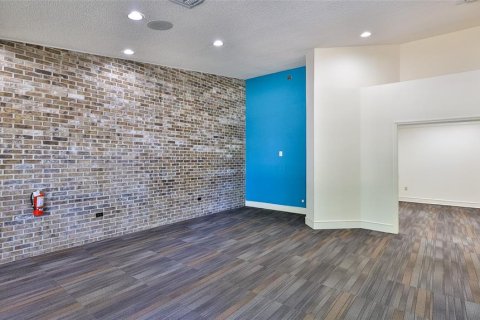 Propiedad comercial en alquiler en Palm Coast, Florida, 248.98 m2 № 2098800 - foto 18