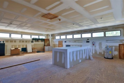 Propiedad comercial en alquiler en Palm Coast, Florida, 248.98 m2 № 2098800 - foto 12