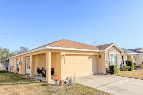 House in Winter Haven, Florida 4 bedrooms, 144.93 sq.m. № 2108855 - photo 5