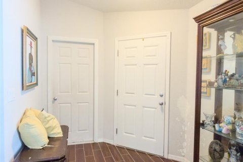 House in Winter Haven, Florida 4 bedrooms, 144.93 sq.m. № 2108855 - photo 12