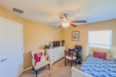 House in Winter Haven, Florida 4 bedrooms, 144.93 sq.m. № 2108855 - photo 18