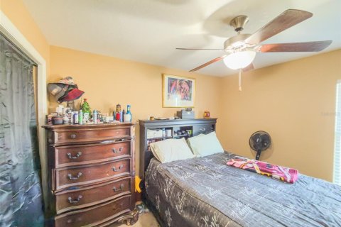 House in Winter Haven, Florida 4 bedrooms, 144.93 sq.m. № 2108855 - photo 17