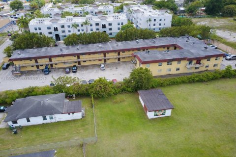 Propiedad comercial en venta en Opa-locka, Florida № 2056173 - foto 5