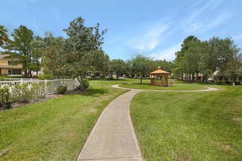 Townhouse in Brandon, Florida 2 bedrooms, 103.12 sq.m. № 2266497 - photo 19