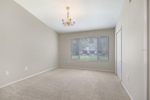 Townhouse in Brandon, Florida 2 bedrooms, 103.12 sq.m. № 2266497 - photo 8