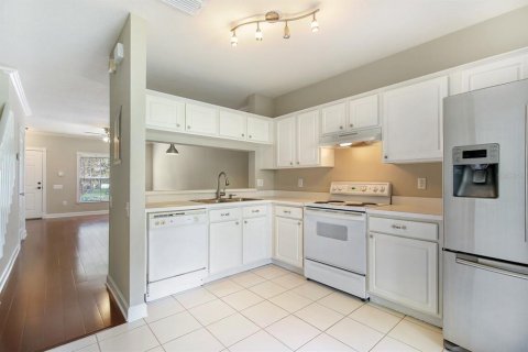 Townhouse in Brandon, Florida 2 bedrooms, 103.12 sq.m. № 2266497 - photo 5