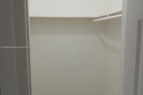 Apartment in Hialeah, Florida 1 bedroom, 54.16 sq.m. № 1957209 - photo 15