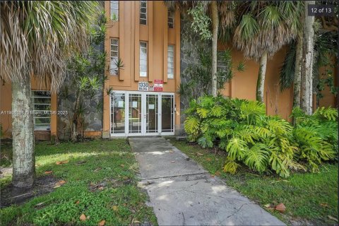 Apartment in Hialeah, Florida 1 bedroom, 54.16 sq.m. № 1957209 - photo 1