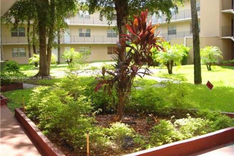 Apartment in Hialeah, Florida 1 bedroom, 54.16 sq.m. № 1957209 - photo 6
