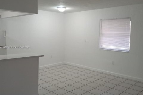 Apartment in Hialeah, Florida 1 bedroom, 54.16 sq.m. № 1957209 - photo 21