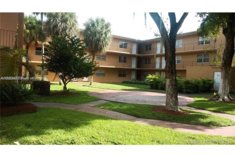 Apartment in Hialeah, Florida 1 bedroom, 54.16 sq.m. № 1957209 - photo 5