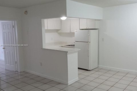 Apartment in Hialeah, Florida 1 bedroom, 54.16 sq.m. № 1957209 - photo 24
