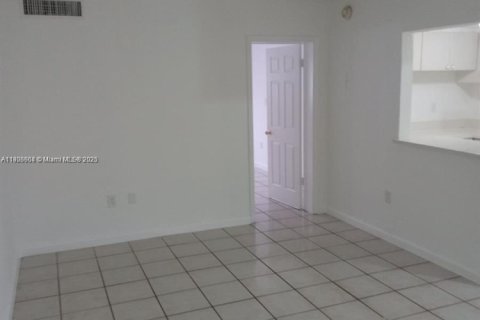 Apartment in Hialeah, Florida 1 bedroom, 54.16 sq.m. № 1957209 - photo 8