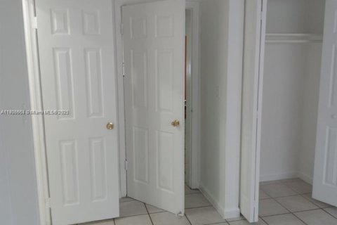 Apartment in Hialeah, Florida 1 bedroom, 54.16 sq.m. № 1957209 - photo 10