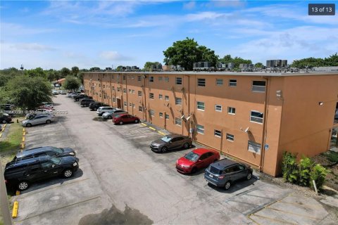 Apartment in Hialeah, Florida 1 bedroom, 54.16 sq.m. № 1957209 - photo 3