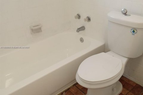 Apartment in Hialeah, Florida 1 bedroom, 54.16 sq.m. № 1957209 - photo 23