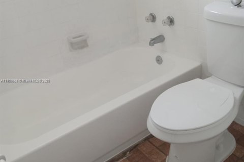 Apartment in Hialeah, Florida 1 bedroom, 54.16 sq.m. № 1957209 - photo 18