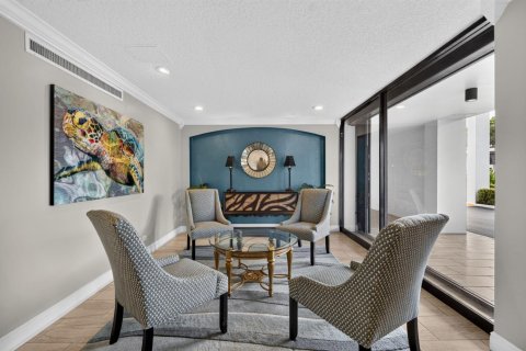 Condo in North Palm Beach, Florida, 2 bedrooms № 2384525 - photo 5