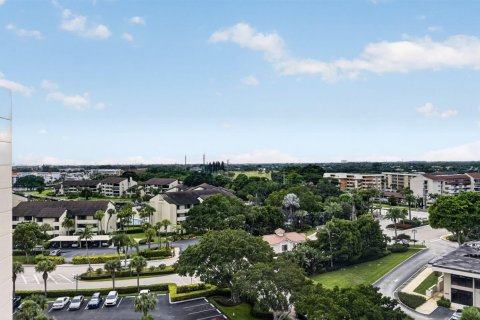 Condo in North Palm Beach, Florida, 2 bedrooms № 2384525 - photo 18