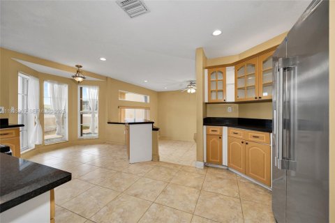 Casa en venta en Miami, Florida, 4 dormitorios, 222.87 m2 № 1993556 - foto 8